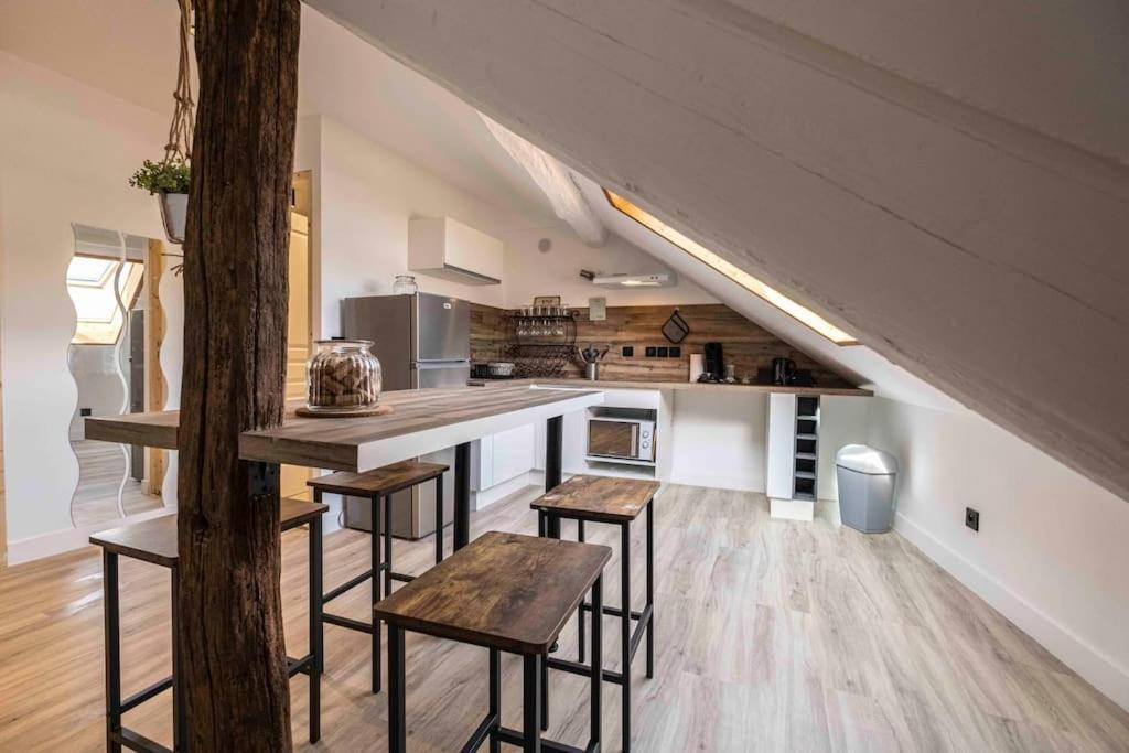 Cocon Sous Les Toits Lägenhet Albertville Exteriör bild
